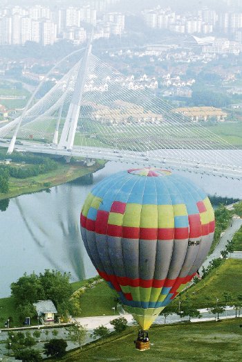 Image: Balloonists from 20 countries will be participating in the Putrajaya Hot Air Balloon Fiesta."