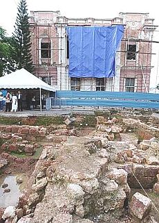 Image: Archaeologists have recently uncovered the ancient bastion of Fredrick Hendrick beside the very first HSBC building in Malacca."