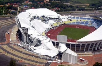 Afbeelding: Zicht op het dak van het Sultan Mizan Zainal Abidin Stadium."