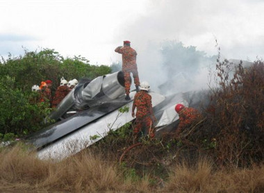Afbeelding: Chrash site van de 'Jetpod' niet ver van het vliegveld van Taiping."