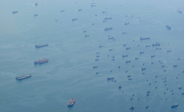 Afbeelding: Zicht op een deel van Singapore's spookvloot."