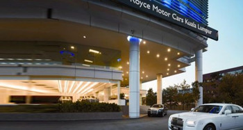 Afbeelding: Het eerste filiaal Rolls-Royce in Kuala Lumpur."